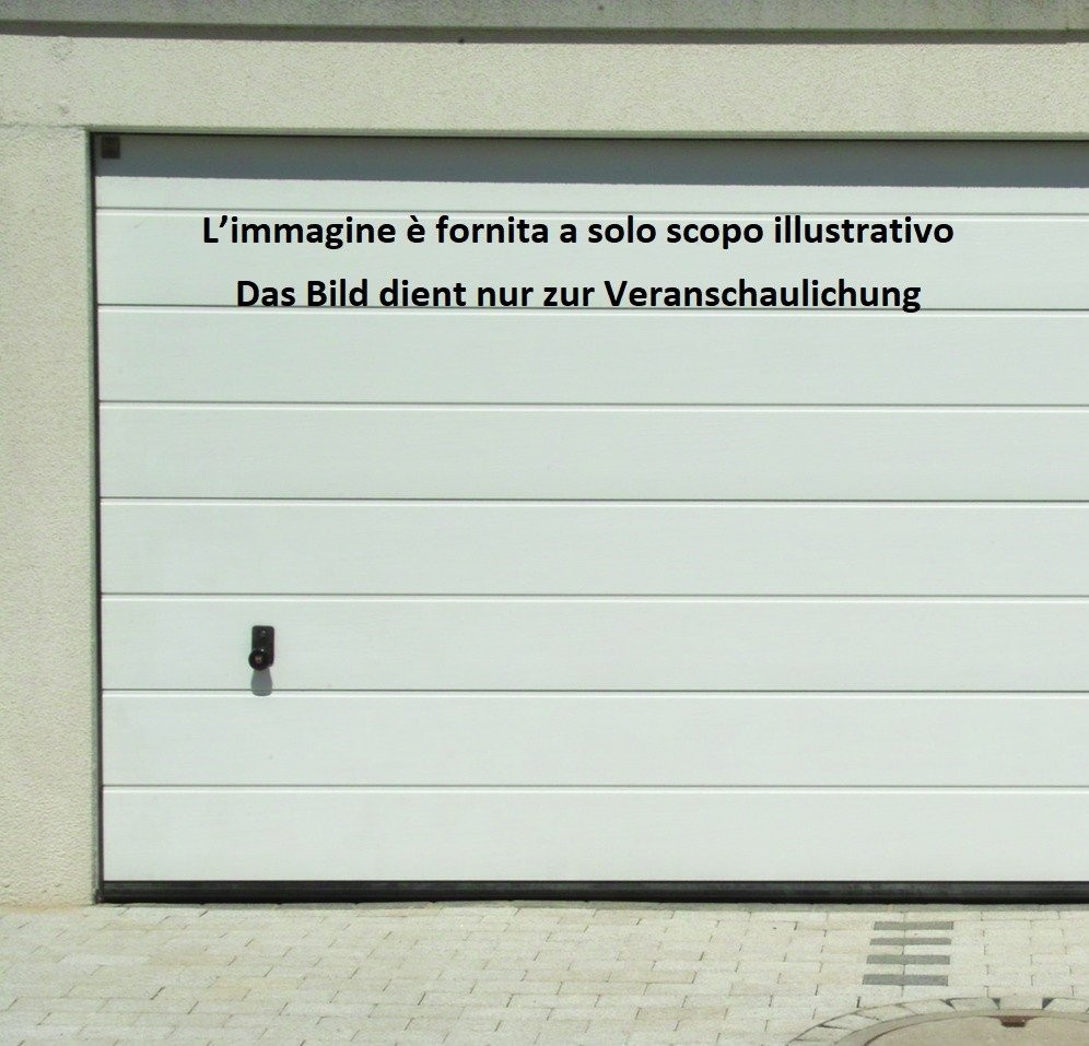 Bolzano, via Nazario Sauro: Garage doppio