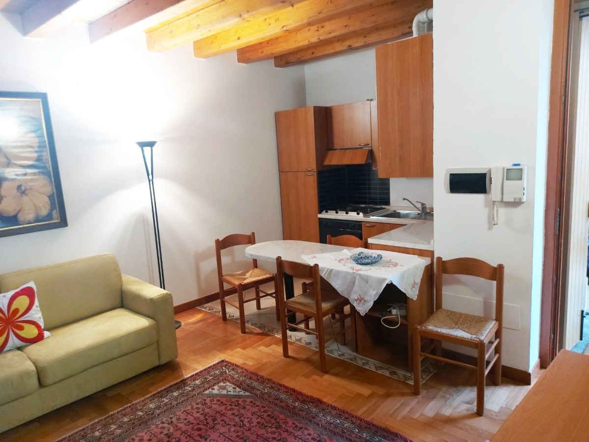 Desenzano - Möblierte 2-Zimmer Wohnung im Zentrum von Desenzano!