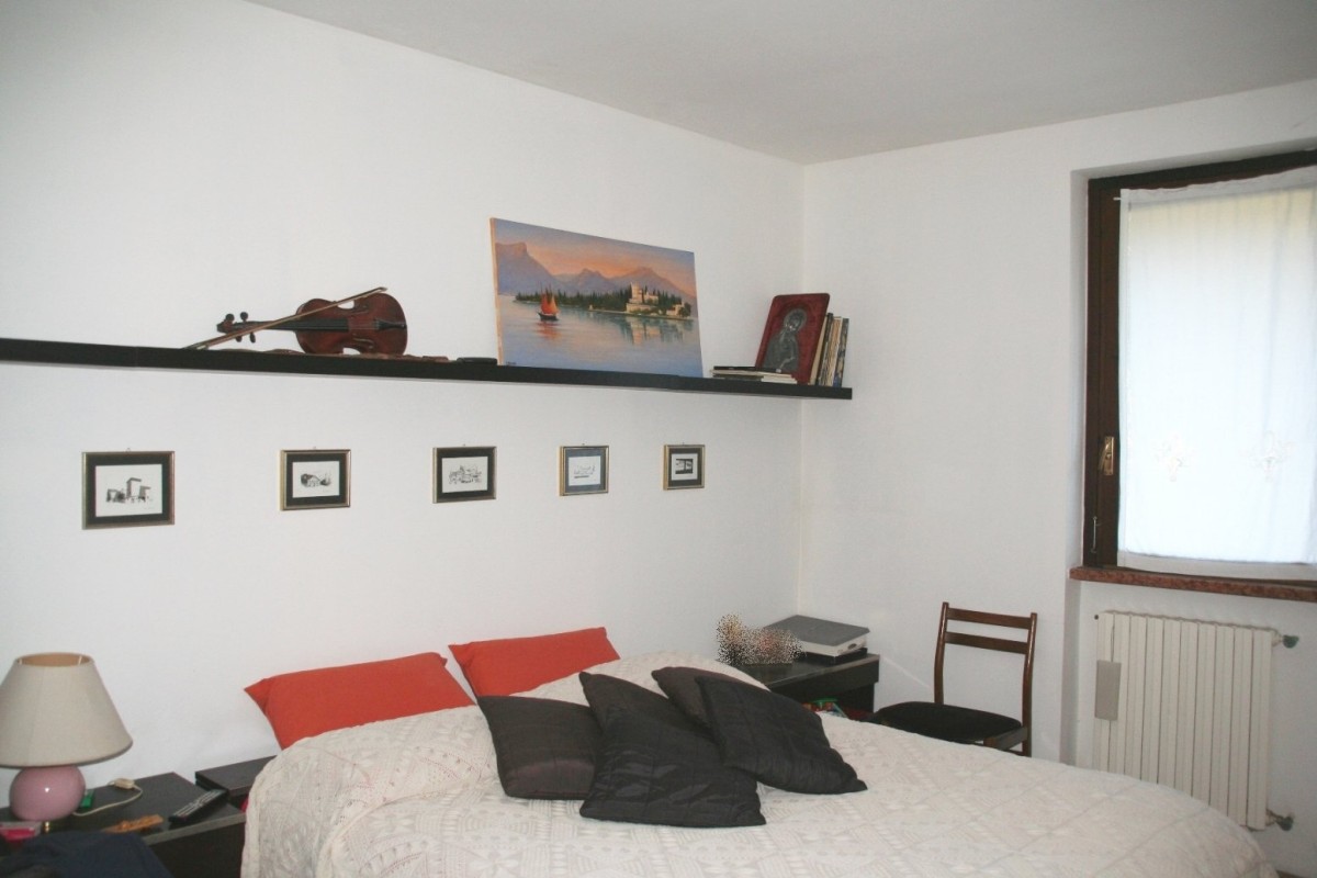 Gardone Riviera - Geräumige 4-Zimmer Wohnung im letzten Stock mit Seeblick!