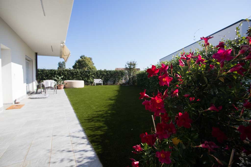 Lonato del Garda: neue Einfamilienvilla Garten