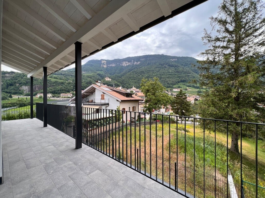 Nuova maisonette con ampia terrazza e vista panoramica, ultimo piano