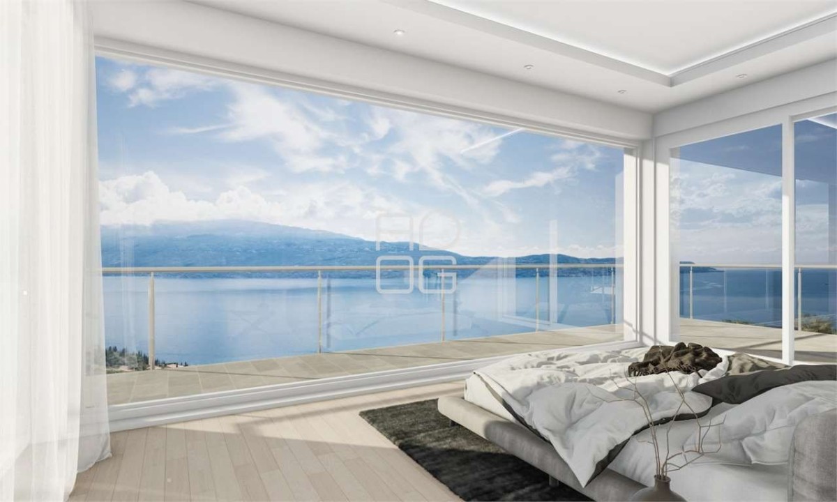 Nuova villa di design con piscina e vista lago 
