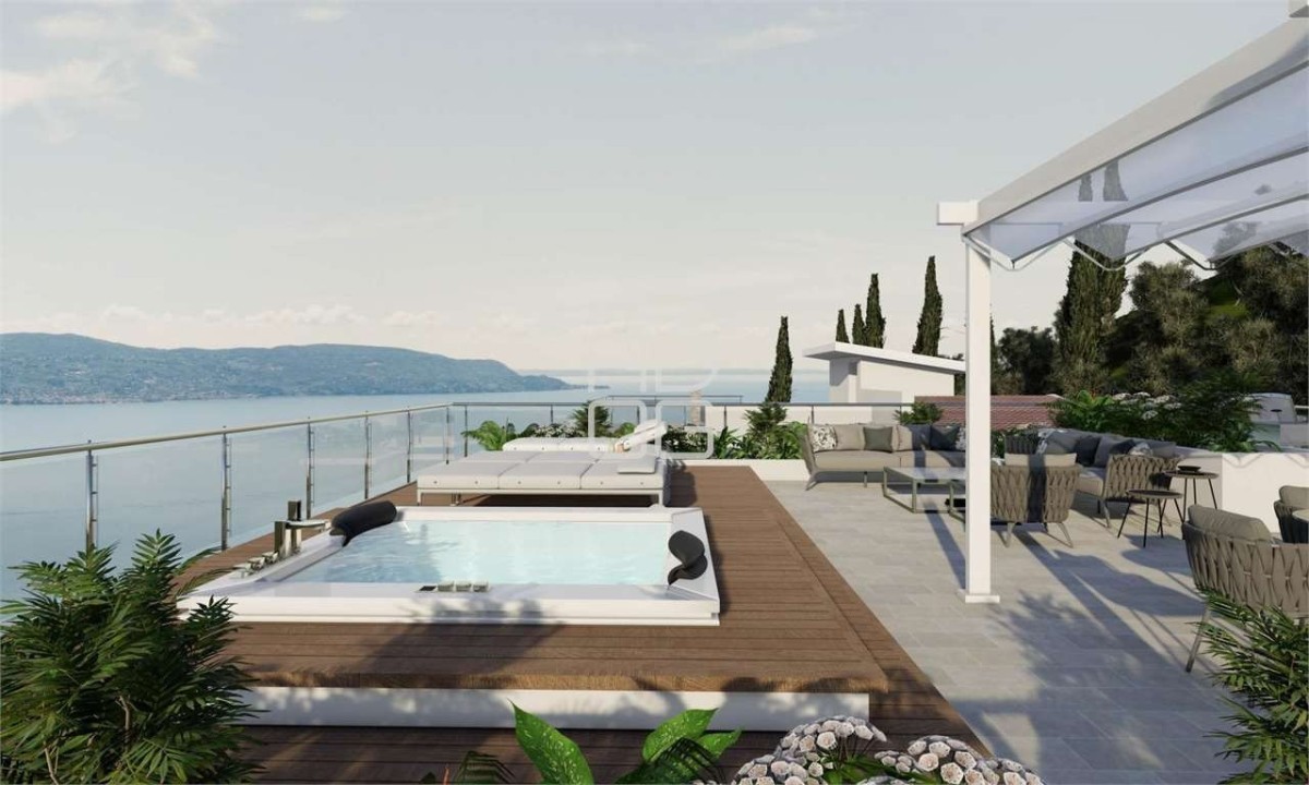 Moderne Villa mit Schwimmbad und Seeblick 