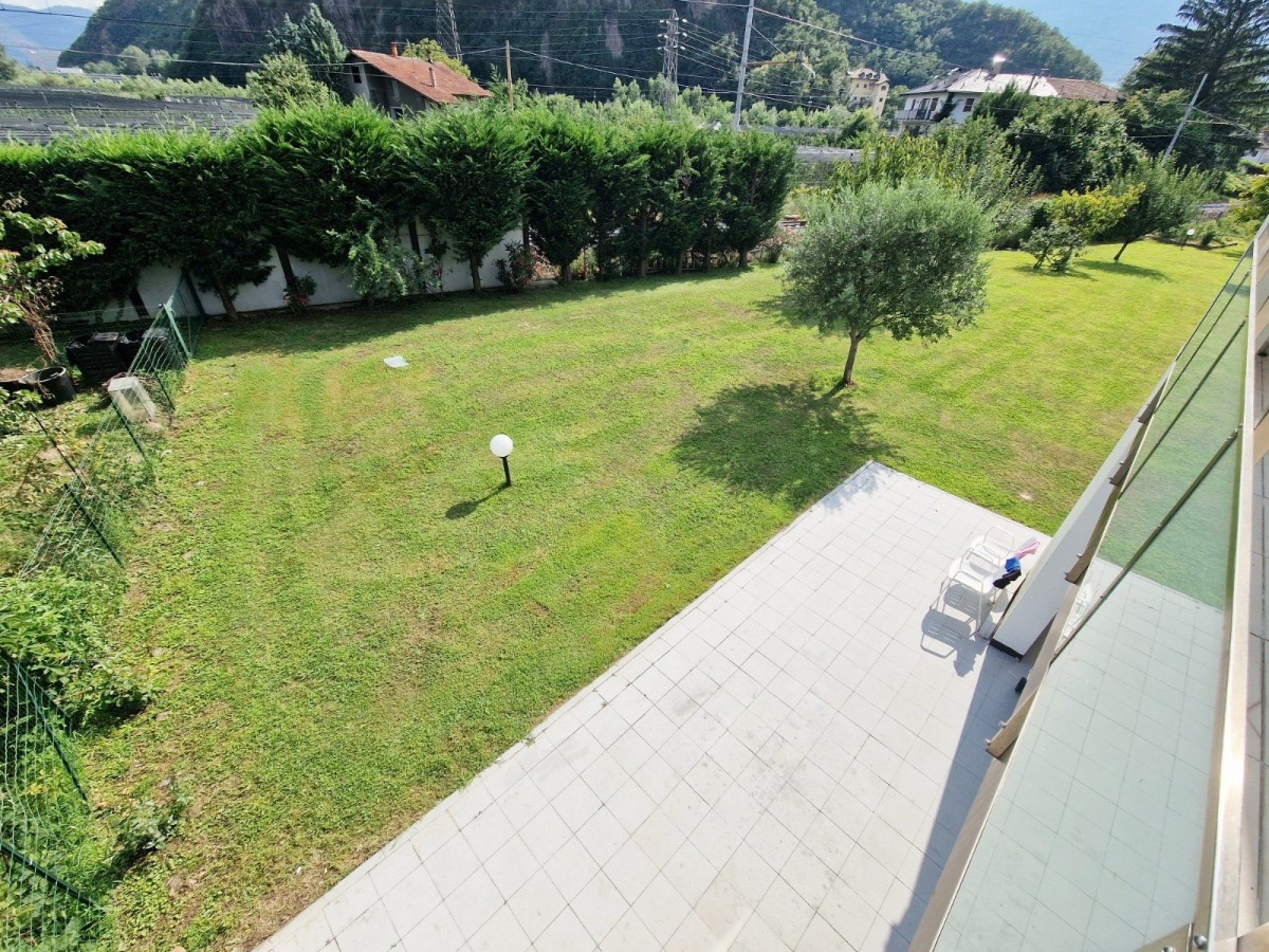 Bozen - Neuwertiges Reiheneckhaus mit knapp 1.300 m² Privatgarten!