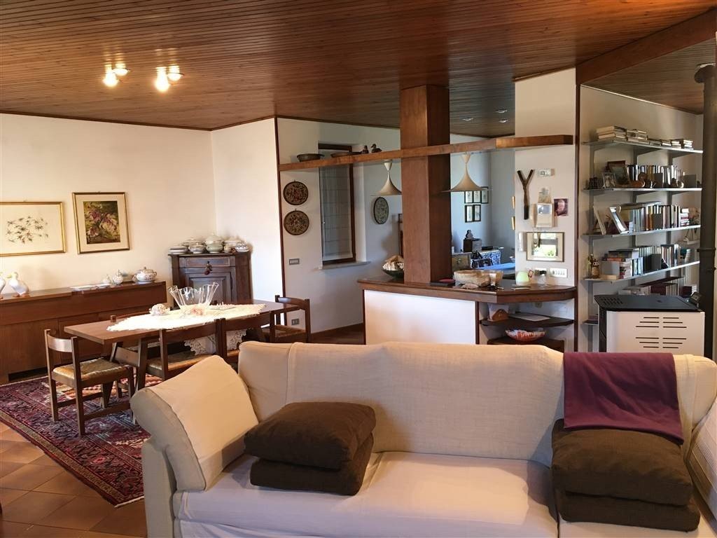 SOIANO DEL LAGO, Villa zu verkaufen von 170 Qm, Gu