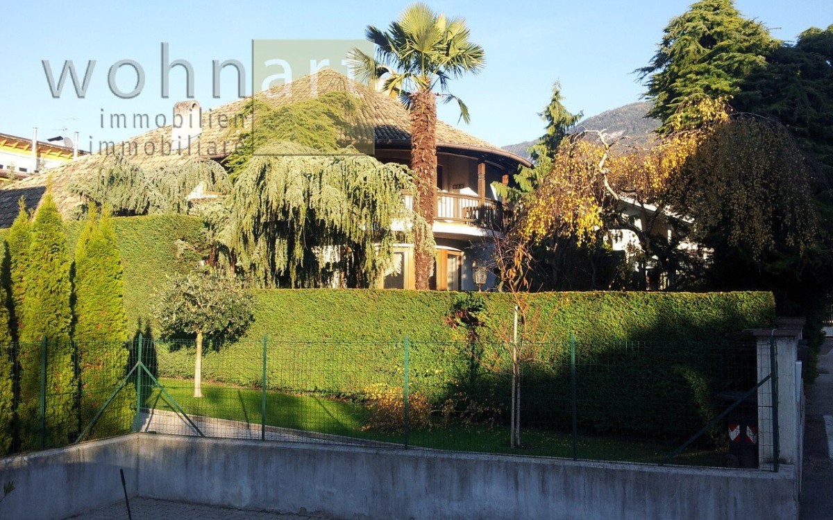 Villa in vendita a Egna: scopri questa affascinante residenza!