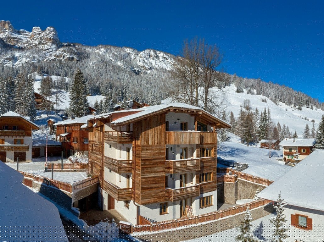 W3: Nuovo appartamento con tre ampi balconi immerso nel cuore delle Dolomiti