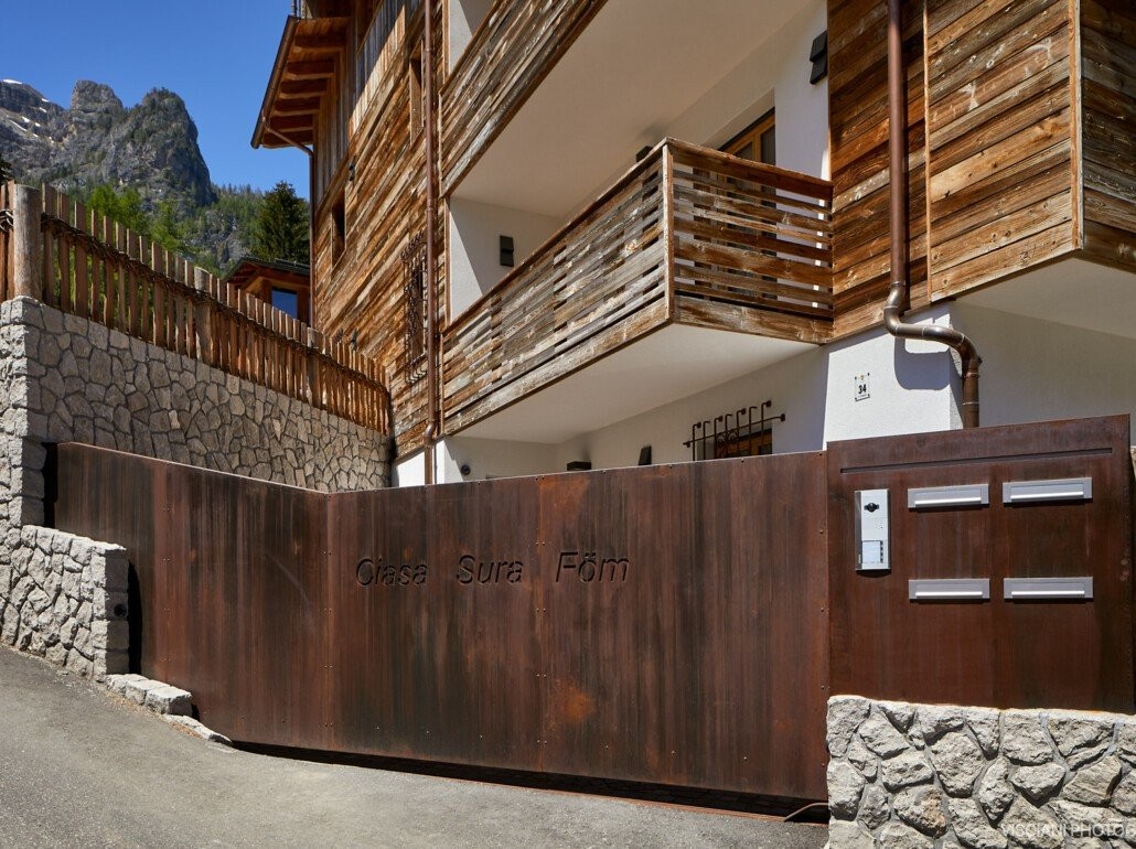 W3: Nuovo appartamento con tre ampi balconi immerso nel cuore delle Dolomiti