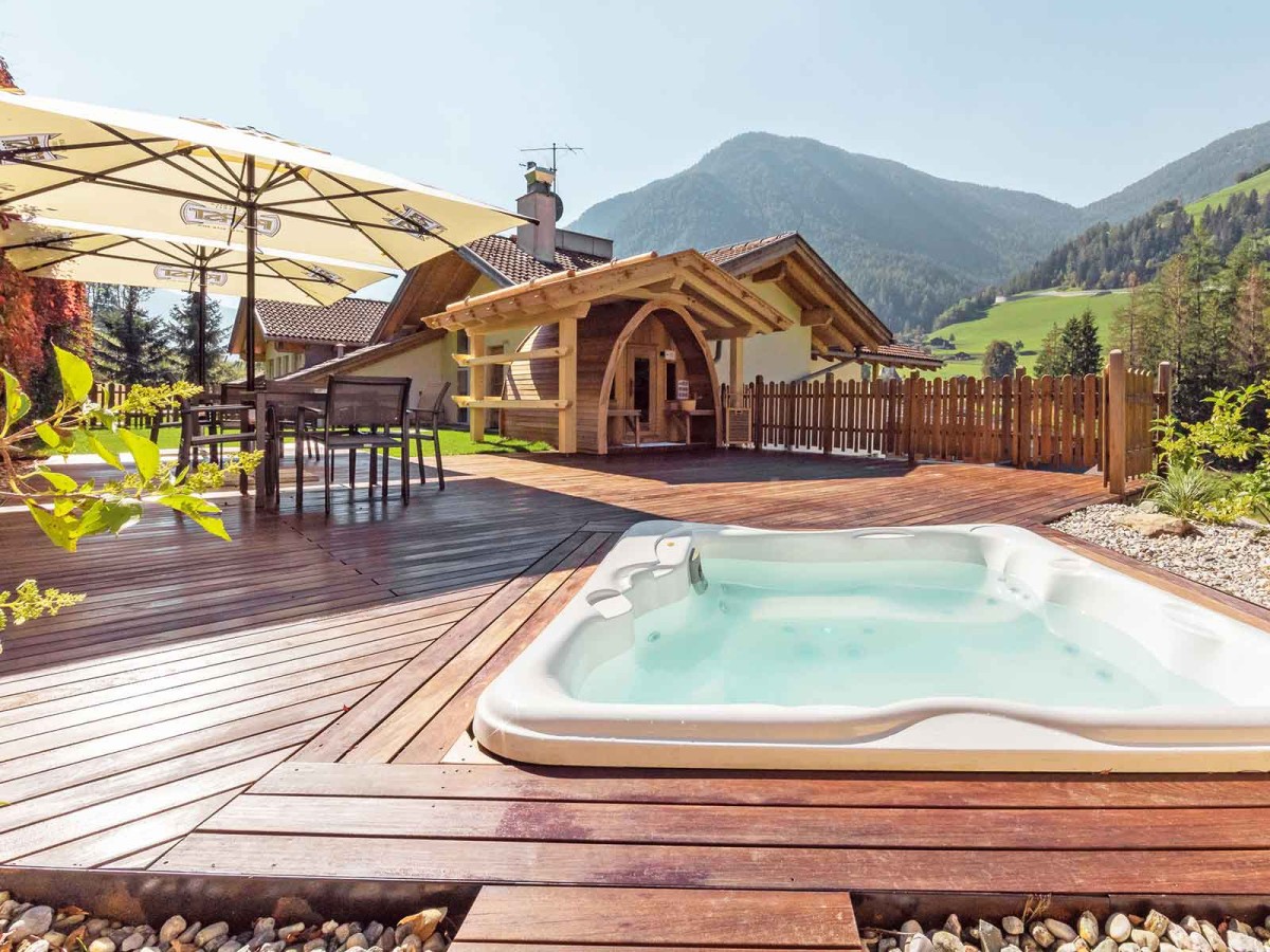 Seminuovo HOTEL a pochi passi dalle piste da ski e sentieri di relax della Val Pusteria