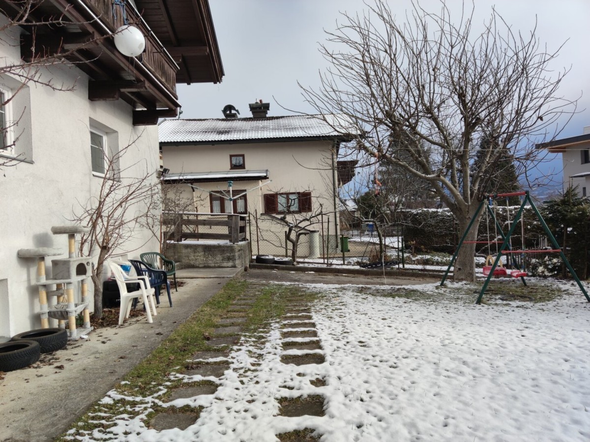 Einfamilien oder Zweifamilienhaus mit großem Grundstück in Jenbach