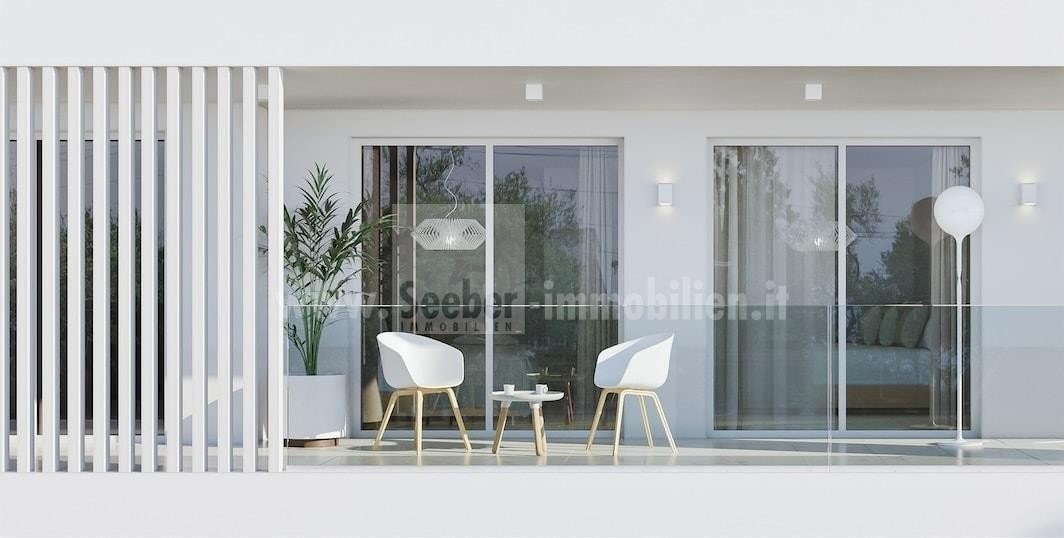 The White Residence: Ihr exklusives Zuhause mit großzügigen Fenstern, modernem Komfort und großer Terrasse. Entdecken Sie Ihre 5-Zimmer-Penthouse-Wohnung im 2.Obergeschoss – ein Lebensraum voller Freiheit. 