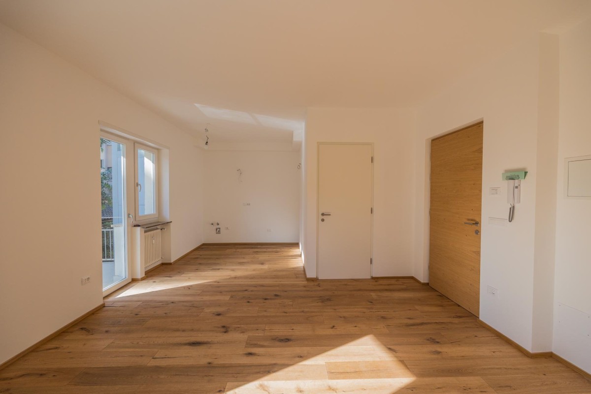 Meran - Karl-Wolf-Straße: sanierte 3-Zimmer Wohnung mit großem Balkon!