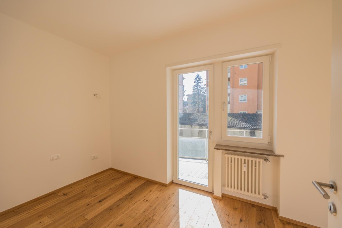 Meran - Karl-Wolf-Straße: sanierte 3-Zimmer Wohnung mit großem Balkon!