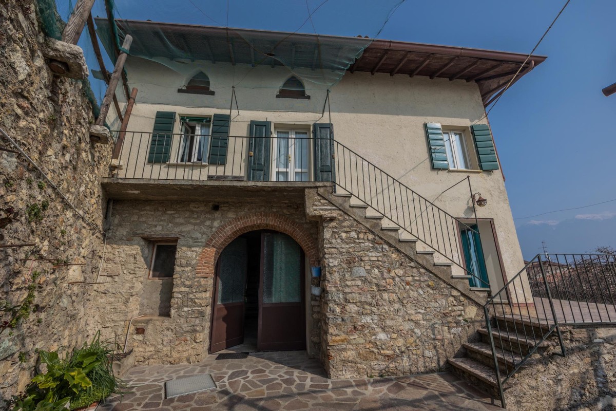 Gargnano - Einfamilienhaus in Muslone mit Blick auf den See!