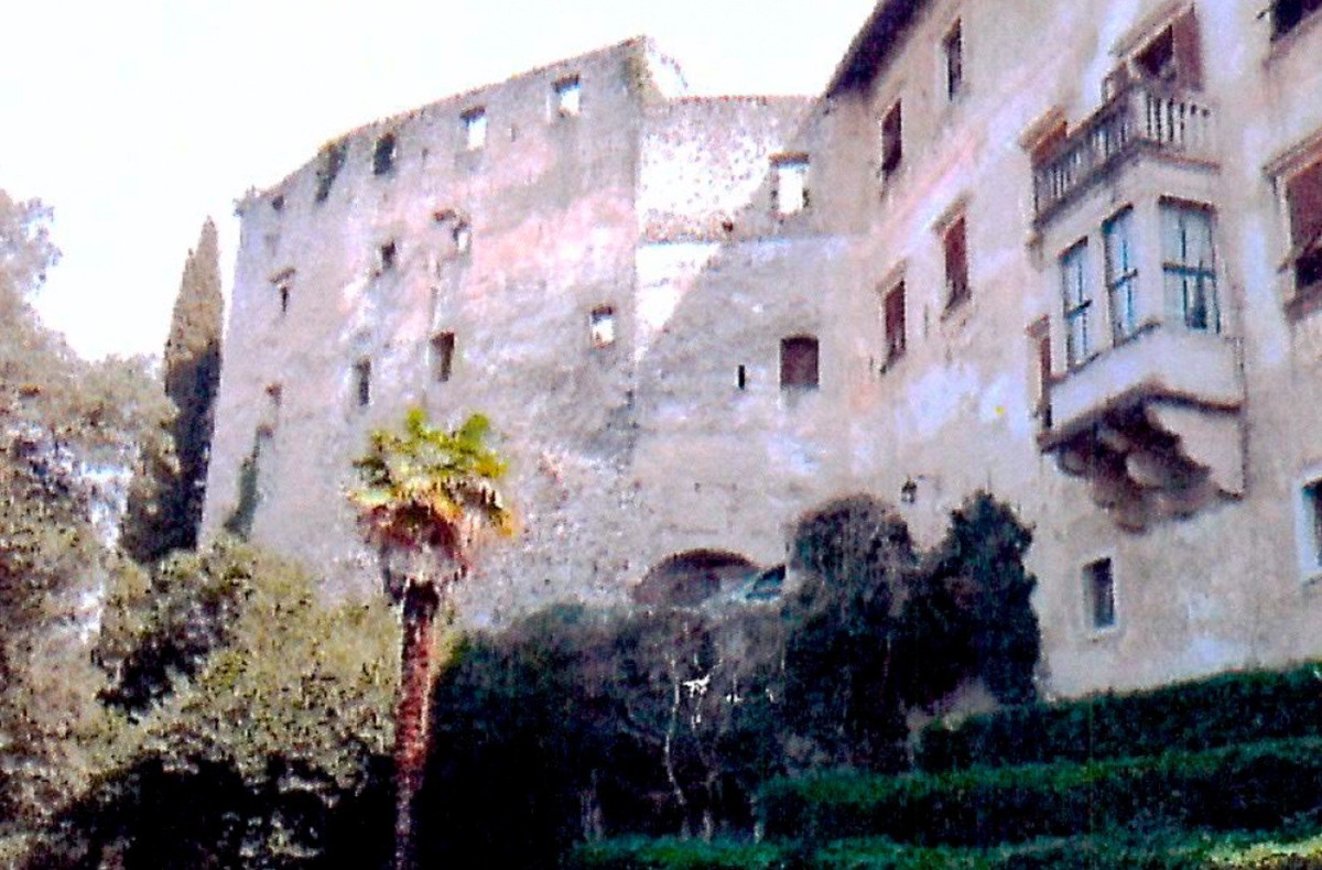 Geschichtsträchtige Burg über dem Sarca-Tal