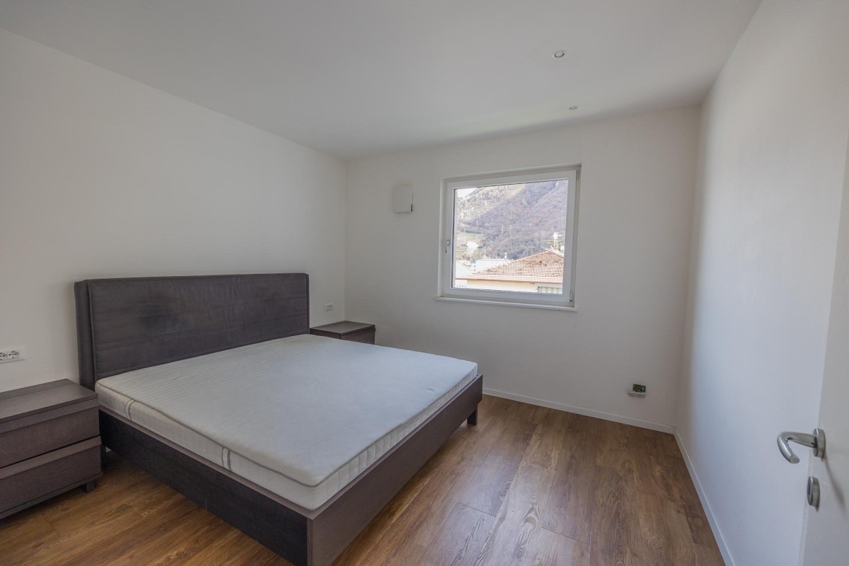 Neuwertige 2- oder 3-Zimmer Wohnung mit Terrasse!