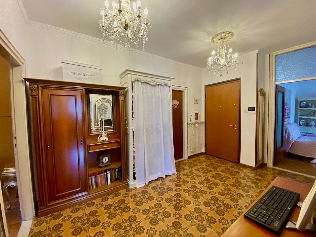 EXKLUSIV: Verkauf einer attraktiven 4-Zimmer-Wohnung mit zwei sonnigen Balkonen im vorletzten Stock in Gries