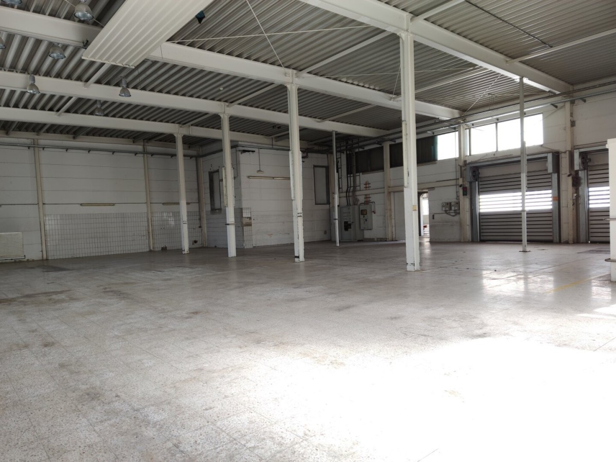 Miete! 500m² !! Halle - Produktion- Lagerfläche mit 2 Einfahrtstoren in Kramsach