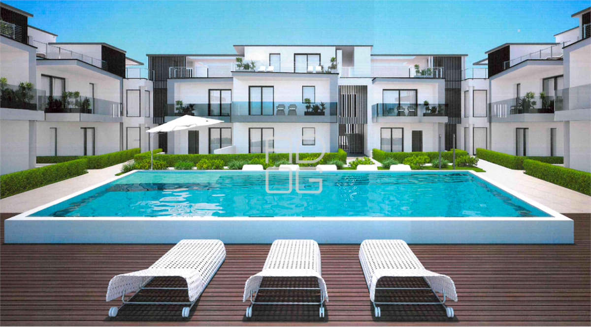 Vier-Zimmer-Wohnung in moderner Anlage mit Pool
