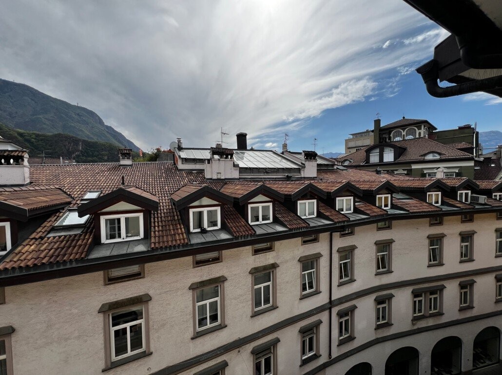 Bellissimo ufficio open space sotto i Portici di Bolzano
