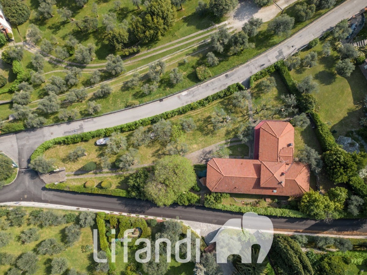 Gargnano: Villa con vista panoramica