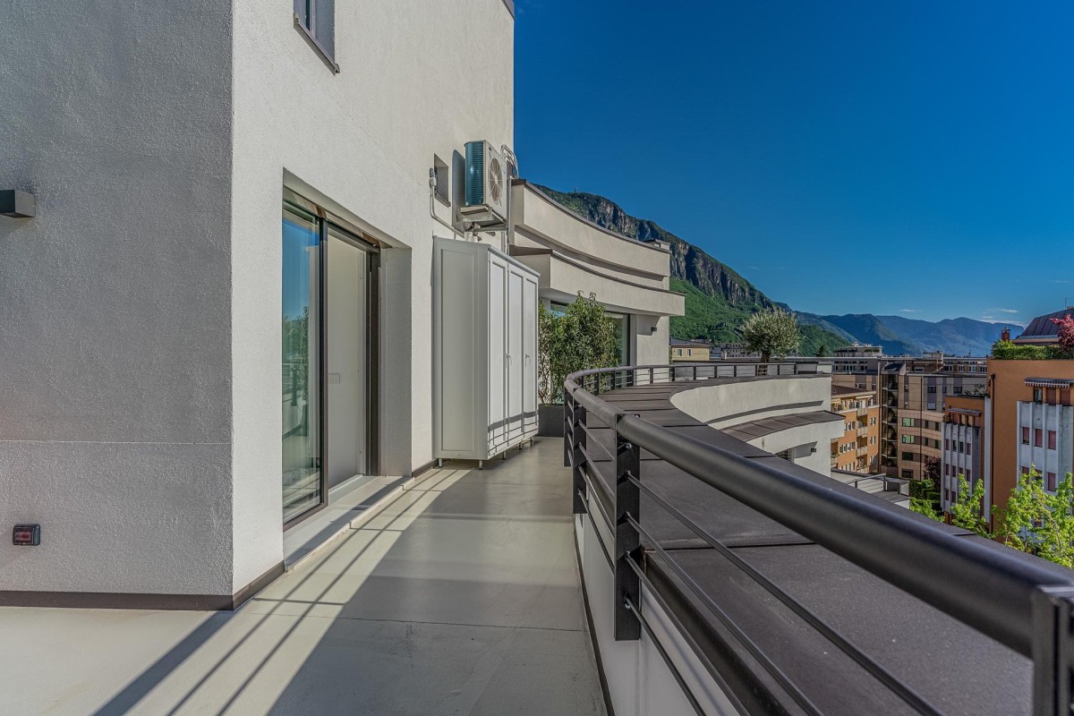 Bolzano - Esclusivo attico con terrazza sul tetto!